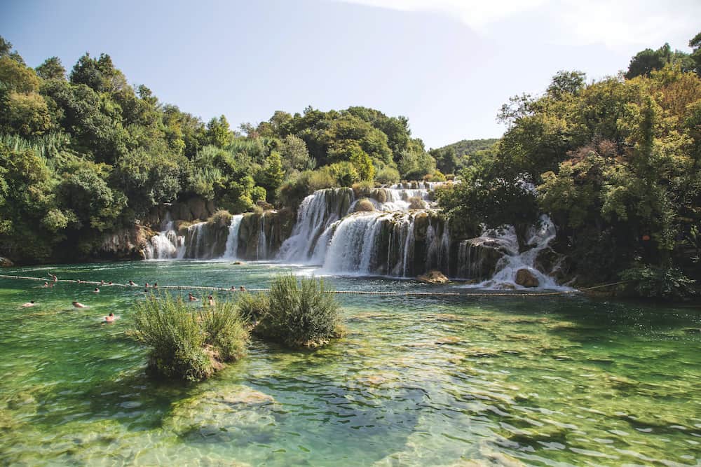 Krka Wasserfälle bei Zadar. Milada Vigerova (Unsplash)