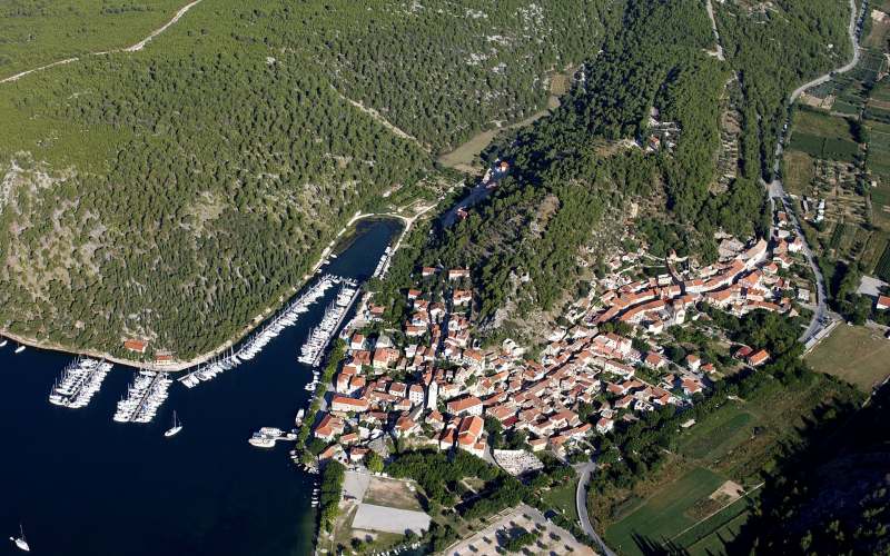 Discover culinary and wine treats in Skradin