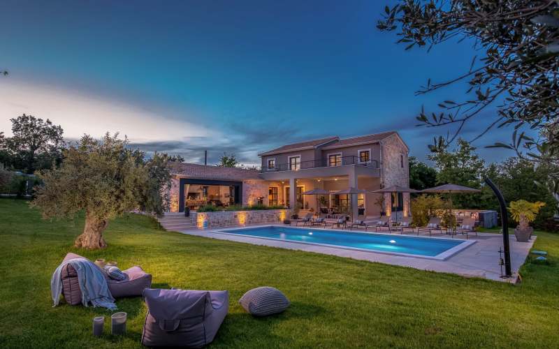 Uživajte u jednoj od naših luksuznih vila u prekrasnoj Istri